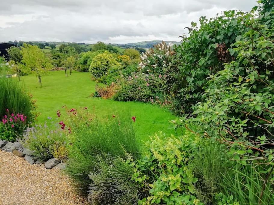 Country Home With Gardens Newtown  Extérieur photo