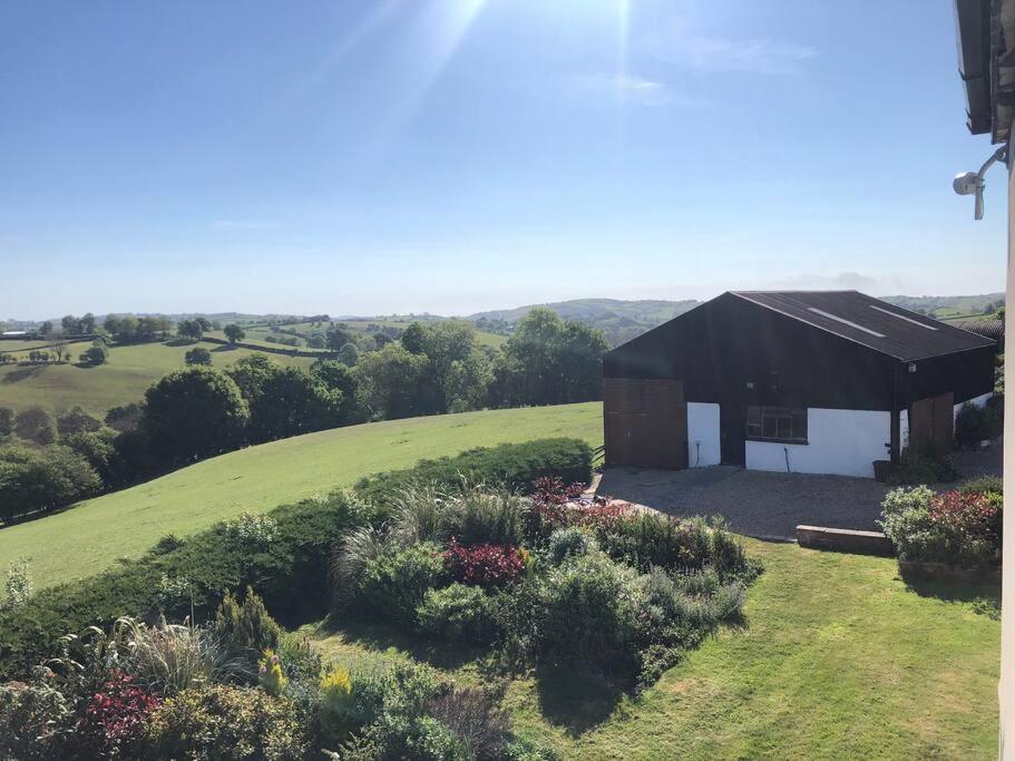 Country Home With Gardens Newtown  Extérieur photo