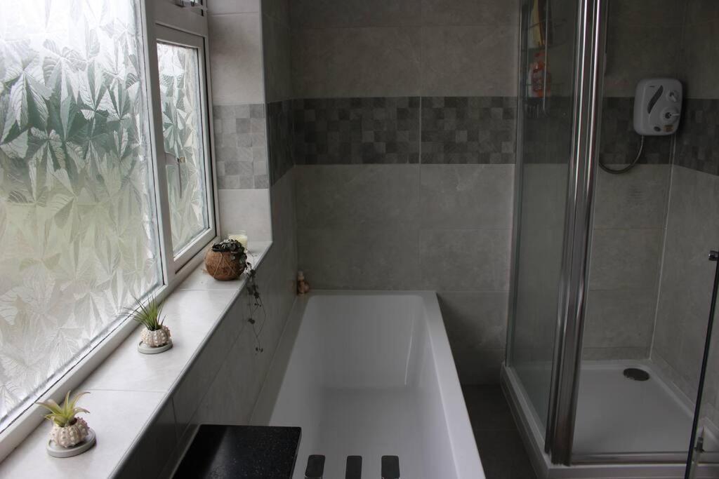 Country Home With Gardens Newtown  Extérieur photo